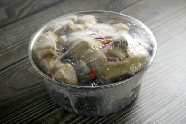 鐵鍋十全猴菇雞湯